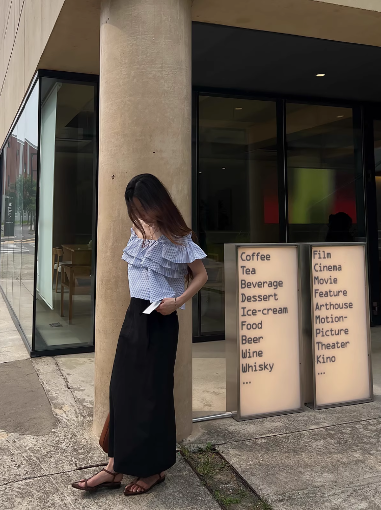 オフショルダーダブルフリルブラウス