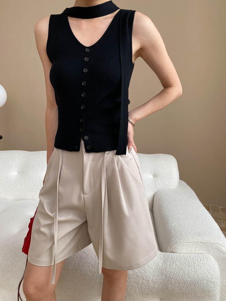 タックデザインベルトショートパンツ