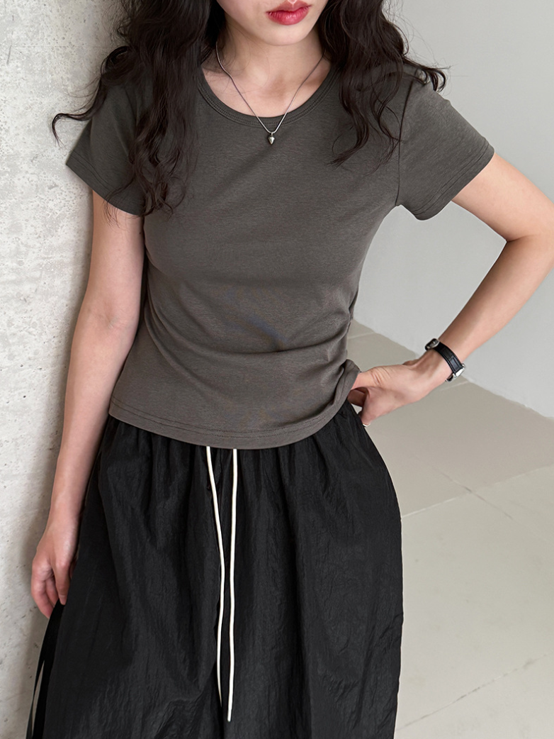 バックカットアウトデザインTシャツ