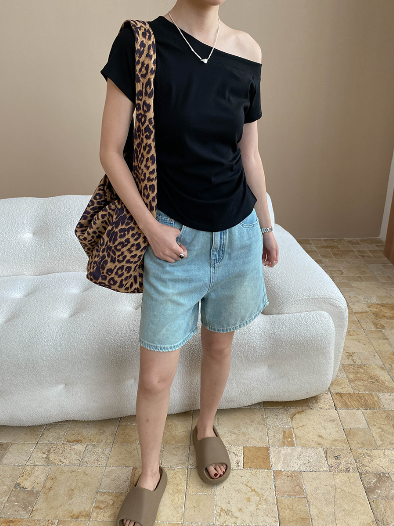 ワンショルカットソー