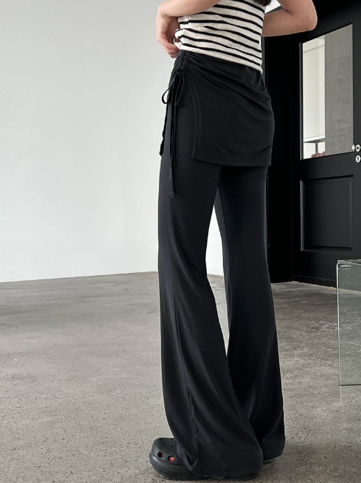 ドレープスカート付きフレアパンツ