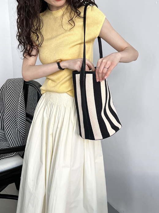 フレンチスリーブリブニットトップス