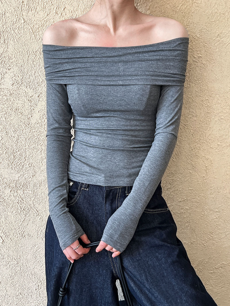 オフショルダーギャザーカットソー