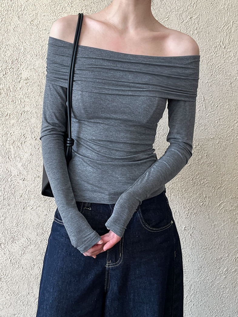 オフショルダーギャザーカットソー
