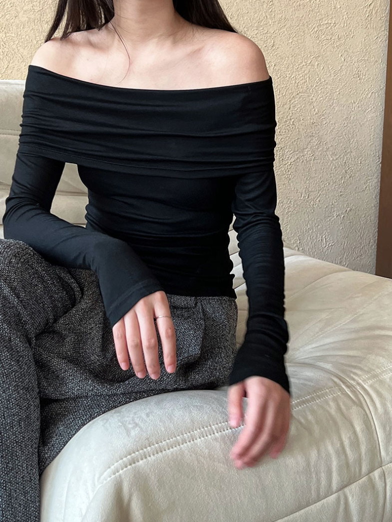 オフショルダーギャザーカットソー