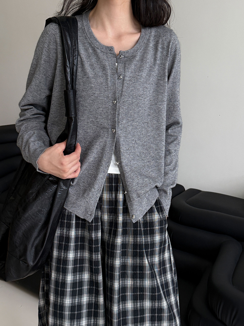 ハートボタンライトカーディガン