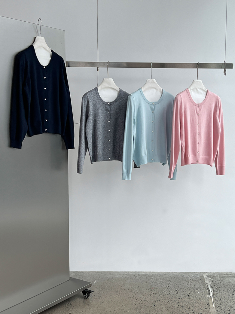 ハートボタンライトカーディガン