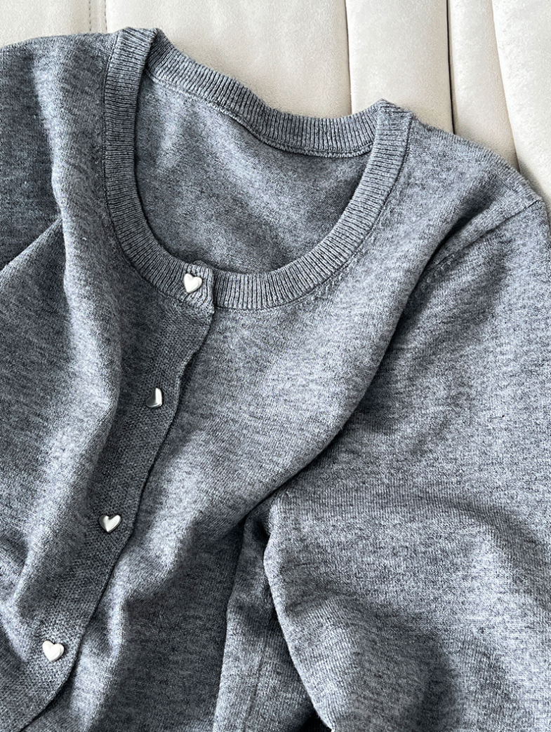 ハートボタンライトカーディガン