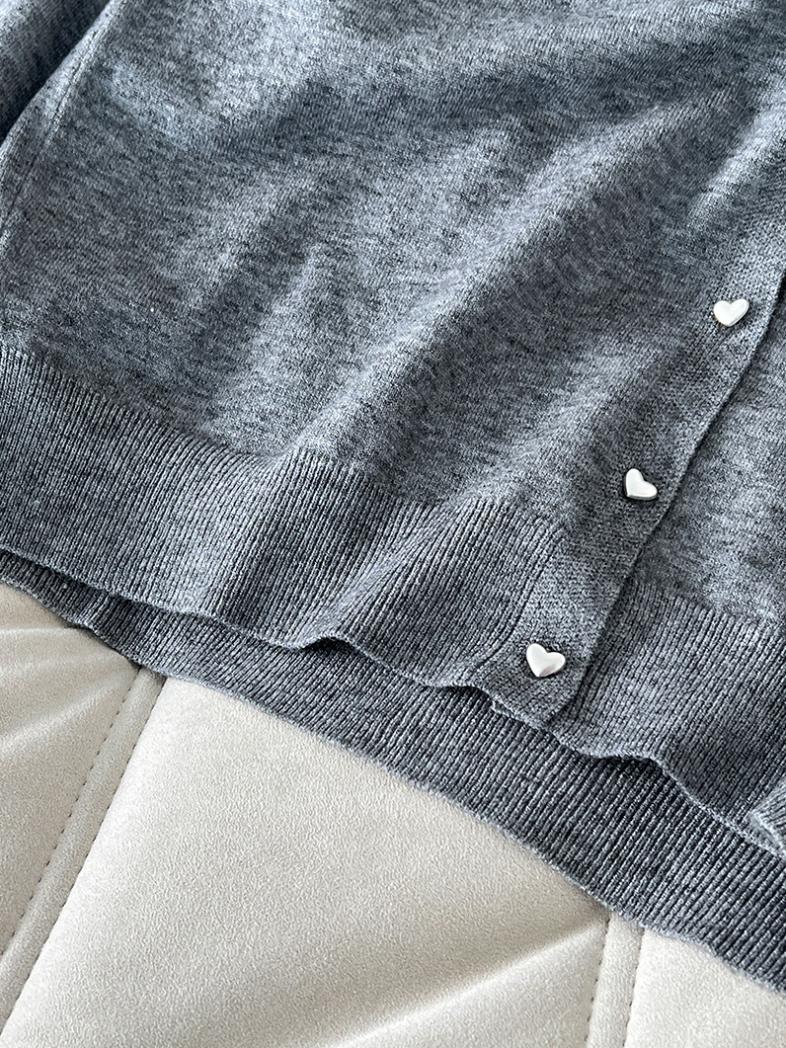 ハートボタンライトカーディガン
