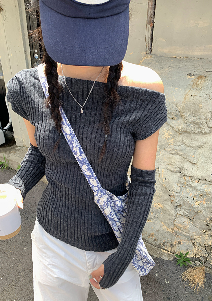 アームウォーマー付きリブトップス