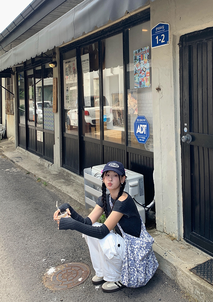 アームウォーマー付きリブトップス