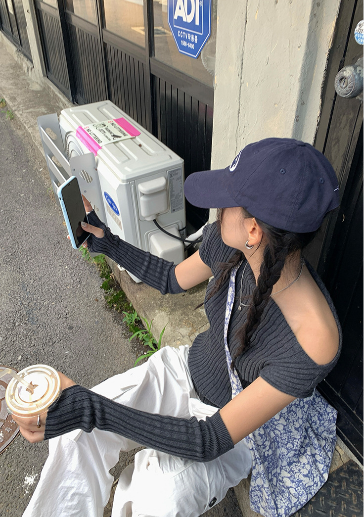 アームウォーマー付きリブトップス