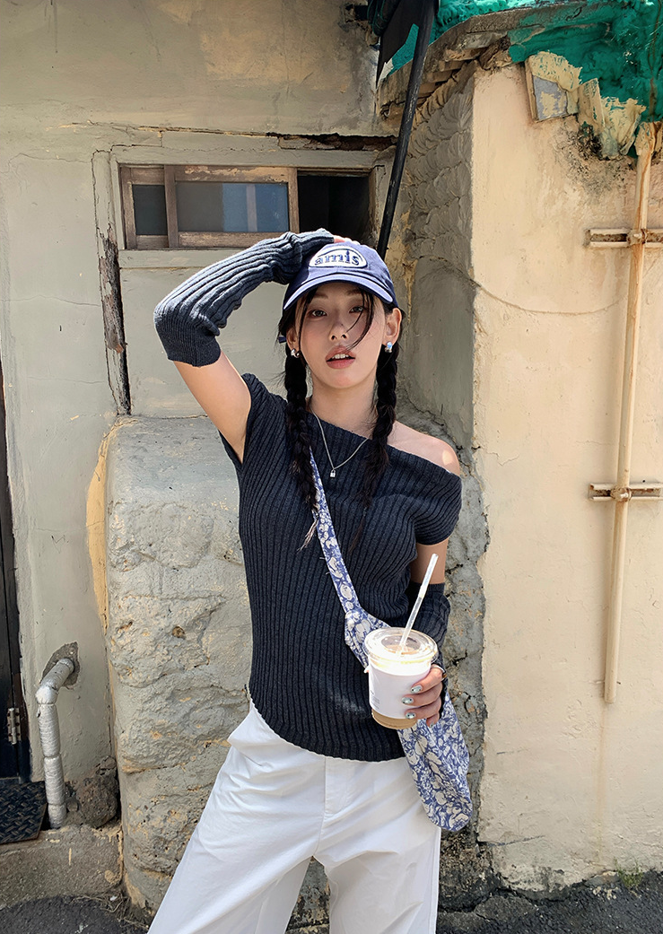 アームウォーマー付きリブトップス