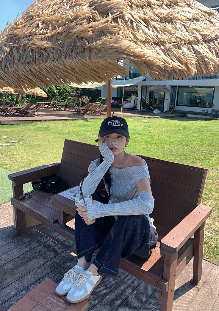 アームウォーマー付きリブトップス