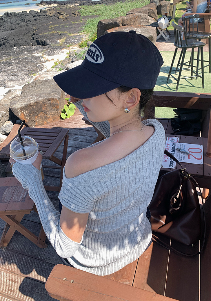 アームウォーマー付きリブトップス