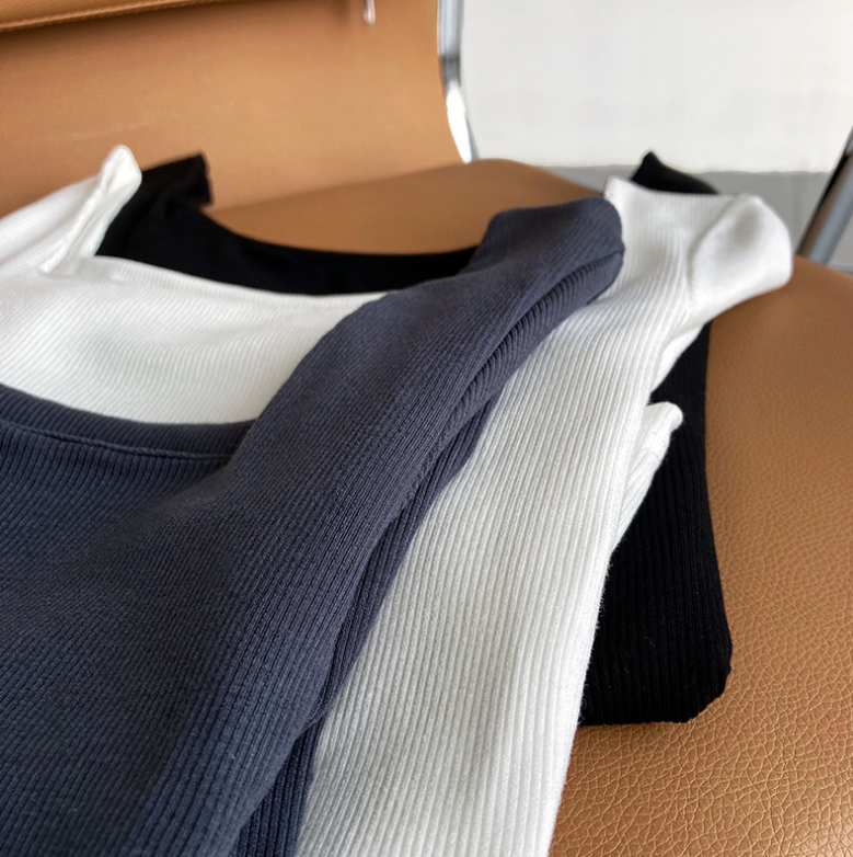 スクエアネックスリムカットソー