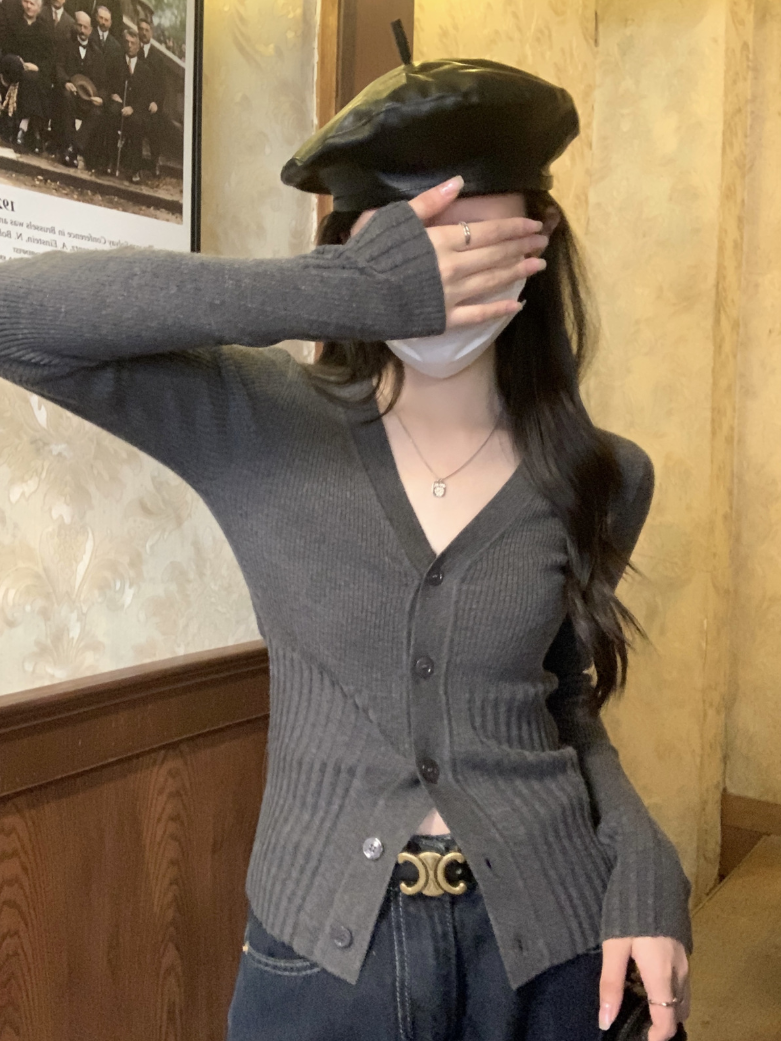 リブニット Vネックカーディガン