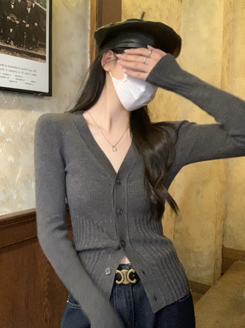 リブニット Vネックカーディガン