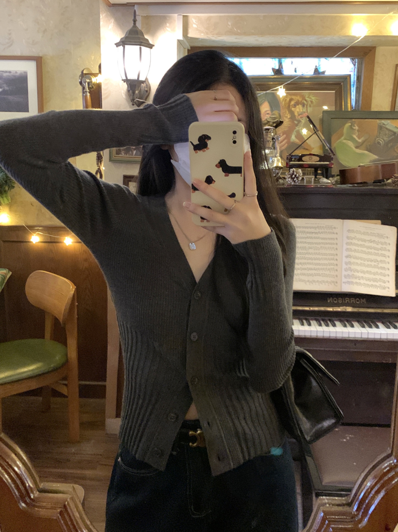 リブニット Vネックカーディガン