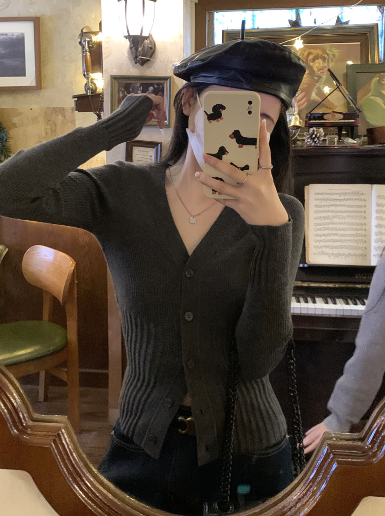 リブニット Vネックカーディガン