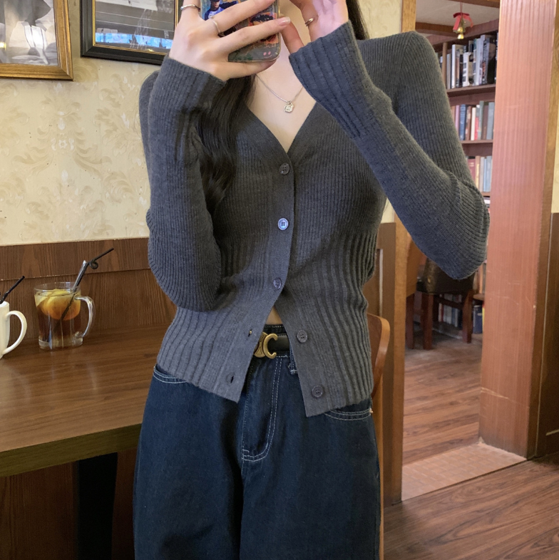 リブニット Vネックカーディガン