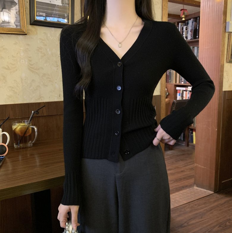 リブニット Vネックカーディガン
