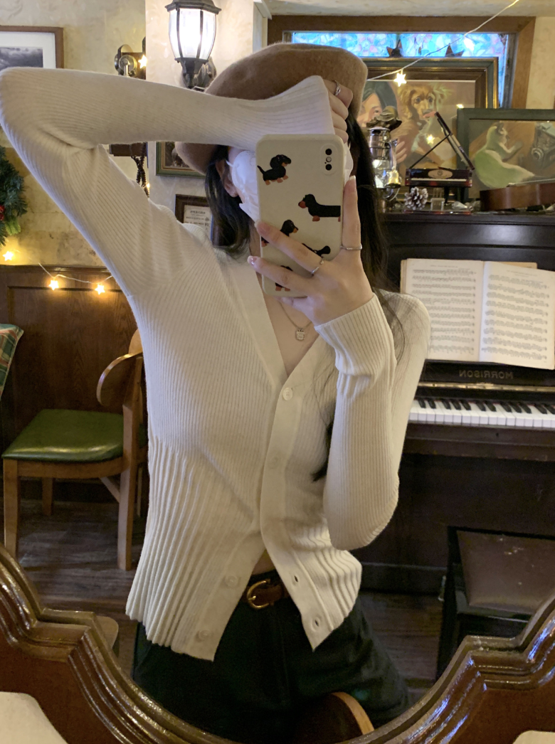 リブニット Vネックカーディガン