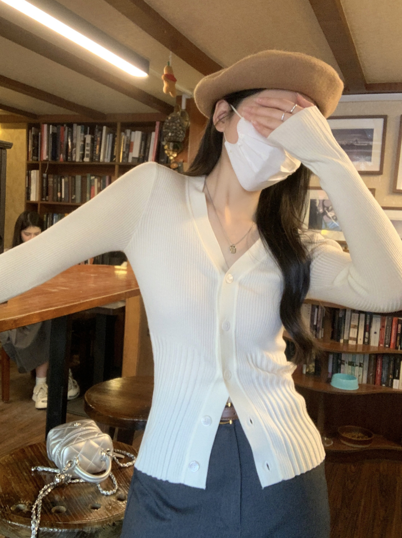 リブニット Vネックカーディガン