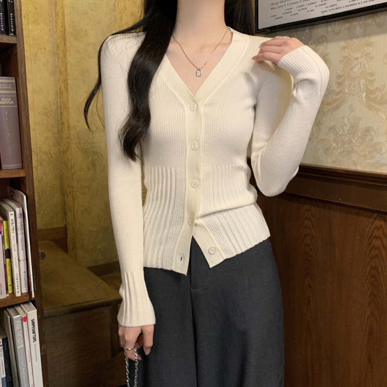 リブニット Vネックカーディガン