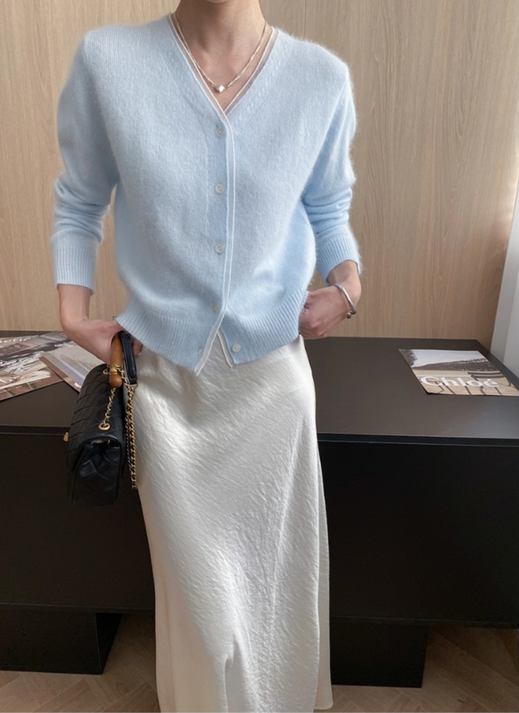 フェザータッチVネックカラーカーディガン