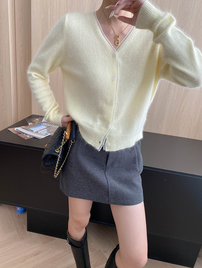 フェザータッチVネックカラーカーディガン
