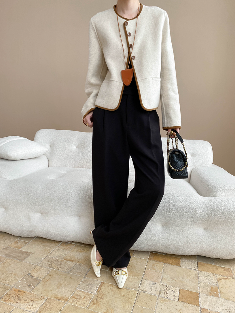 タックストレートパンツ