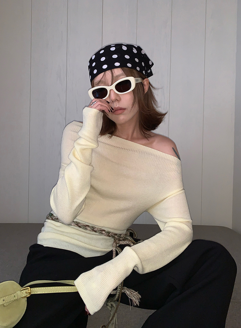 オフショルダースリムリブニットトップス