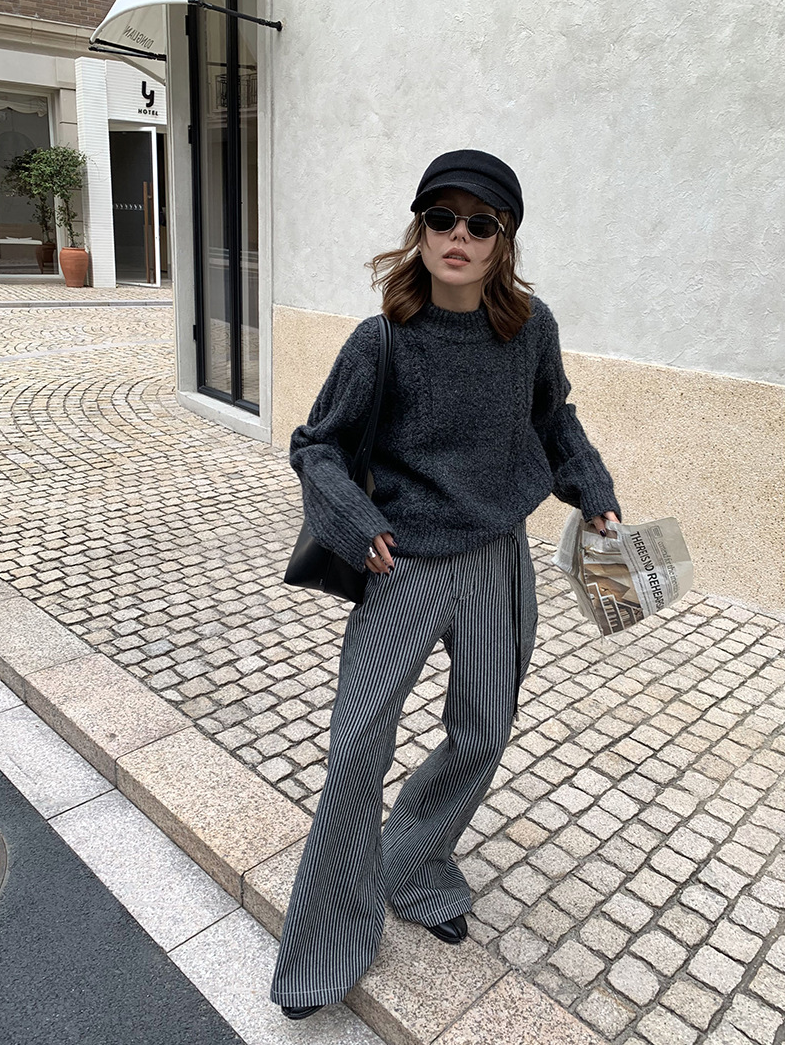 ケーブルニットクルーネックプルオーバー