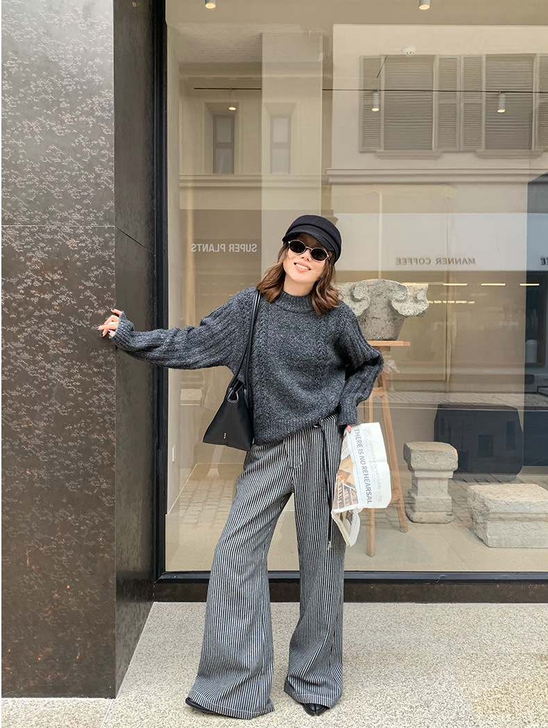 ケーブルニットクルーネックプルオーバー