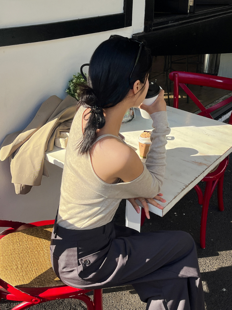 アシメショルダーニットトップス