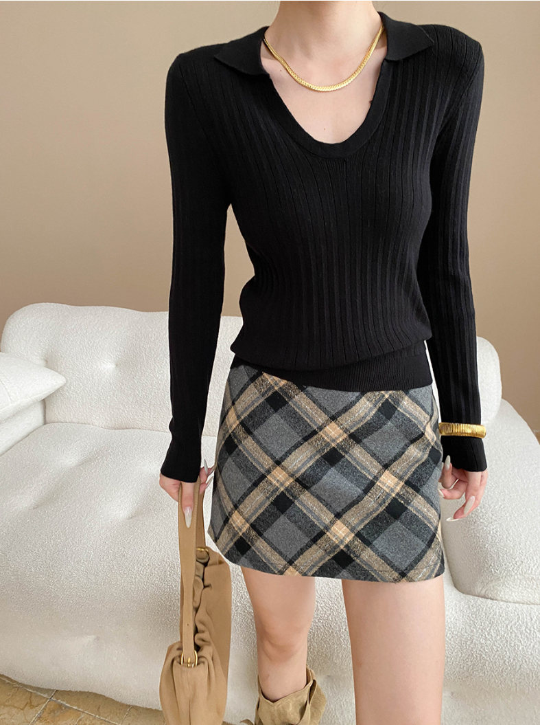 Vネックカラースリムリブニット