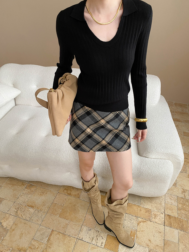 Vネックカラースリムリブニット