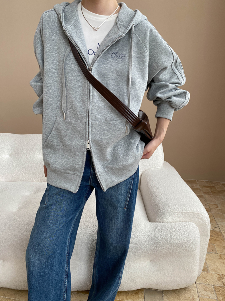 ロゴポイントオーバージップパーカー