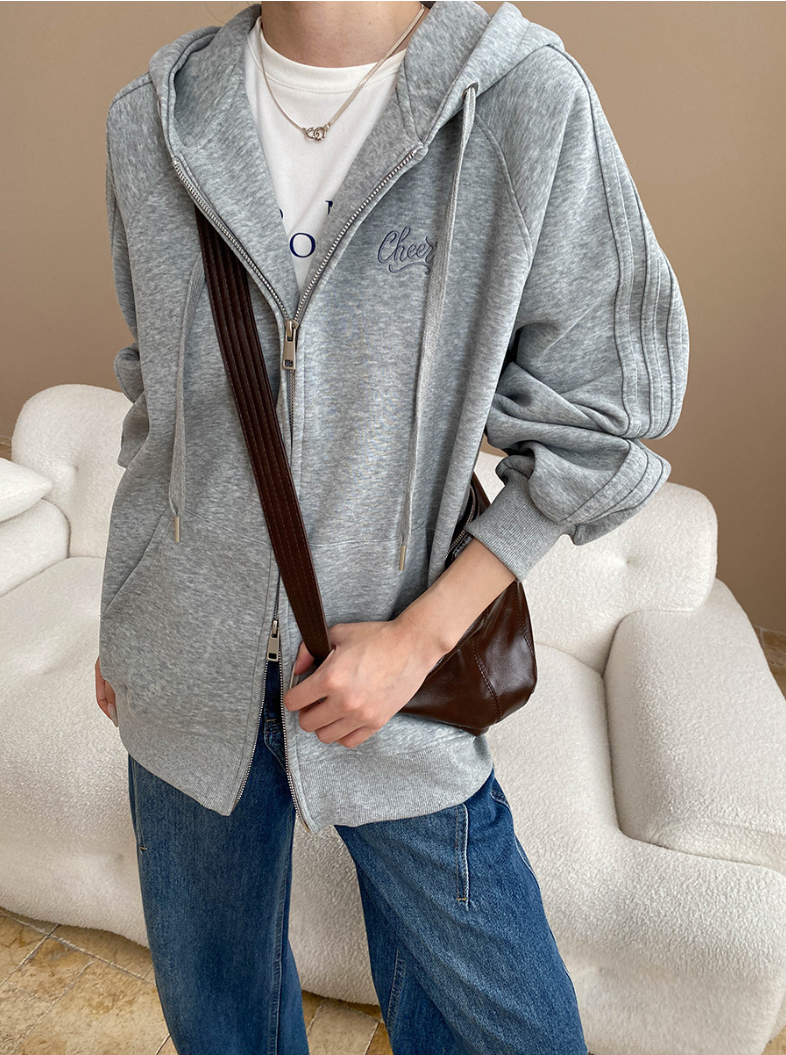 ロゴポイントオーバージップパーカー