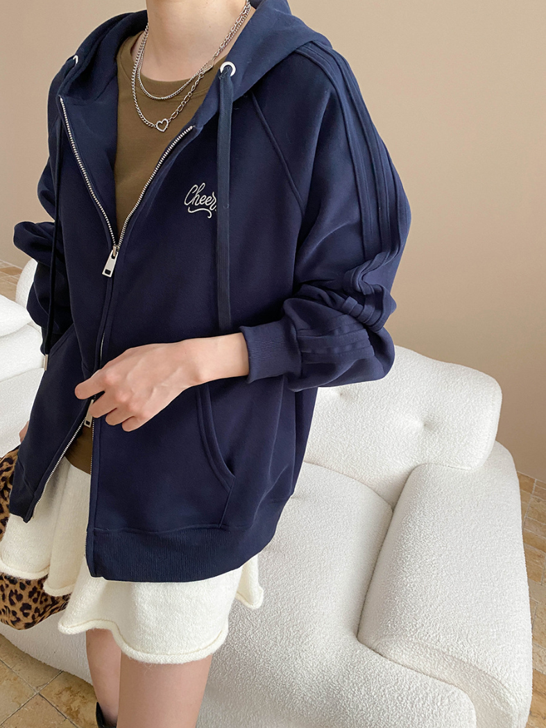 ロゴポイントオーバージップパーカー