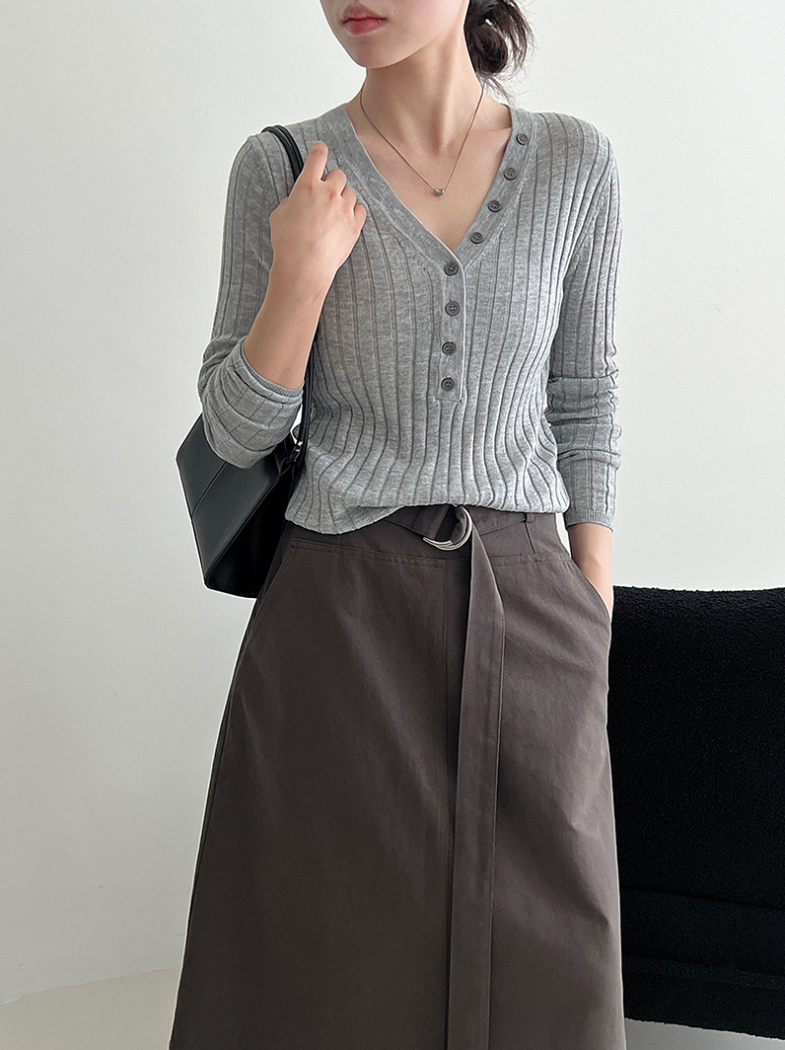 リブVネックボタンニットトップス
