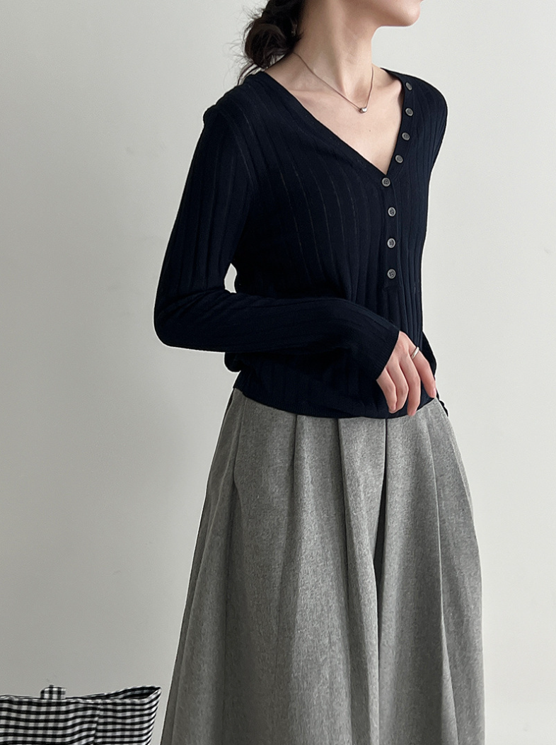リブVネックボタンニットトップス