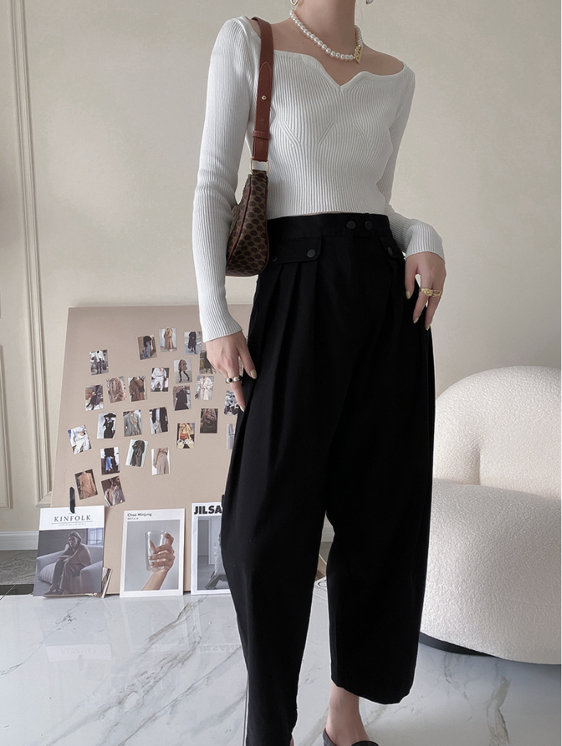 カーブネックリブニットトップス