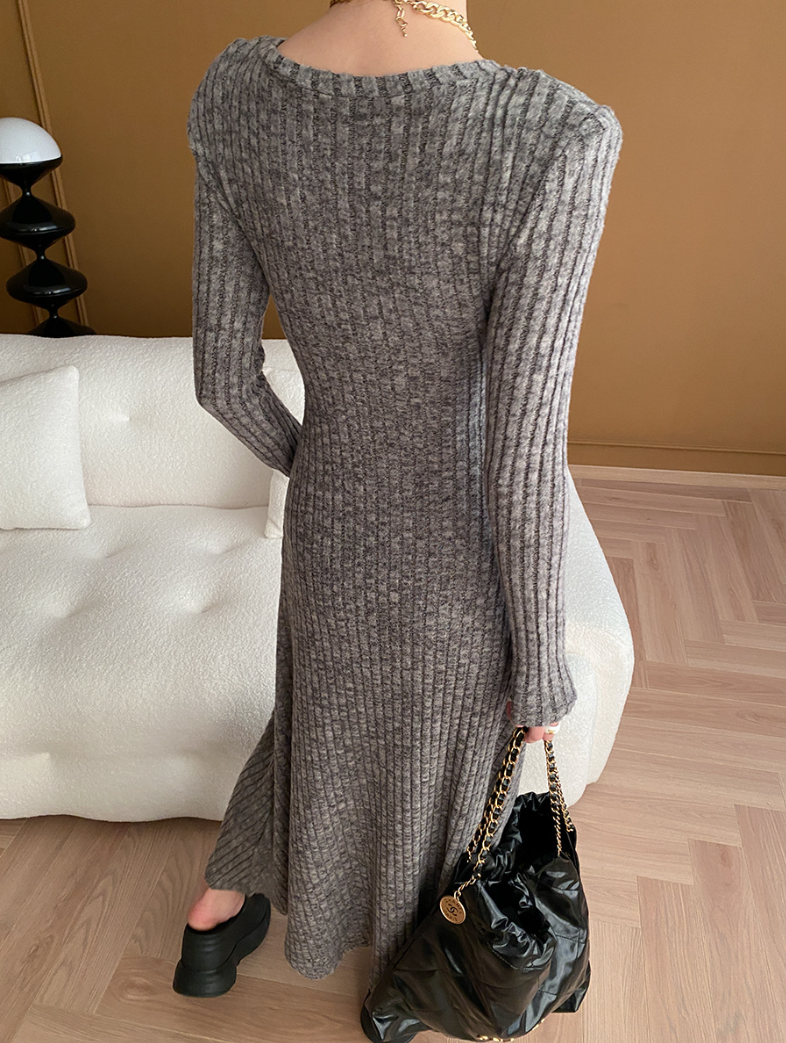 リブニットロングワンピース