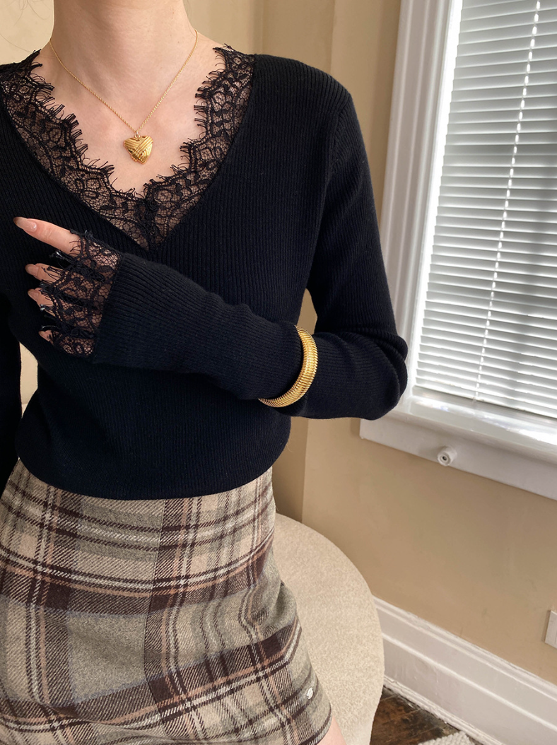 レーストリムVネックリブニット