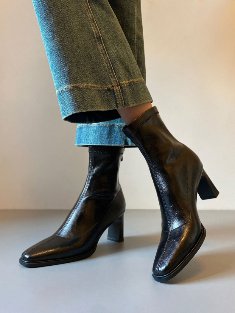 【11/7(金)PM12:00~販売START】フェイクレザーショートブーツ