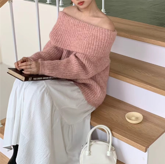 オフショルダーモヘアタッチルーズニット