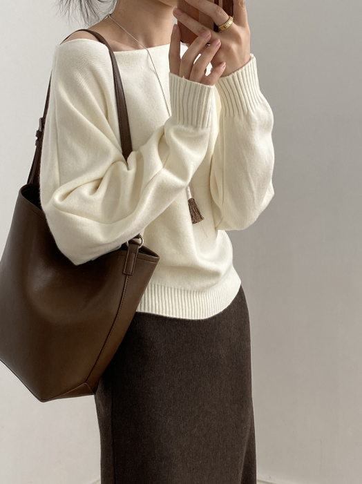 シンプルワンショルニット