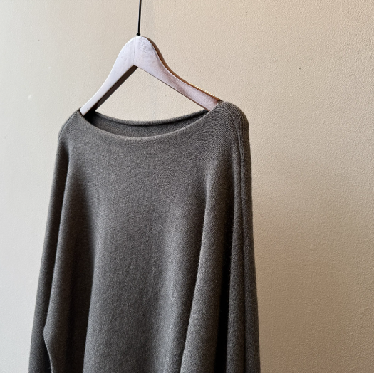 シンプルワンショルニット